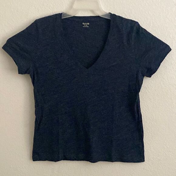 Madewell Tops - MADEWELL Women’s V Neck 100% Cotton T Shirt Size M
